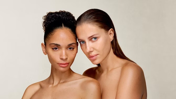 ΤΙ ΕΠΙΔΡΑΣΗ ΕΧΕΙ ΤΟ BLUE LIGHT ΣΤΟ ΔΕΡΜΑ; ΤΙ ΕΠΙΔΡΑΣΗ ΕΧΕΙ ΤΟ BLUE LIGHT ΣΤΟ ΔΕΡΜΑ;