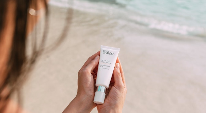 HOLIDAY ESSENTIALS HOLIDAY ESSENTIALS