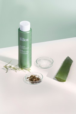 VEGAN. CLEAN. EFFECTIVE. VEGAN. CLEAN. EFFECTIVE.